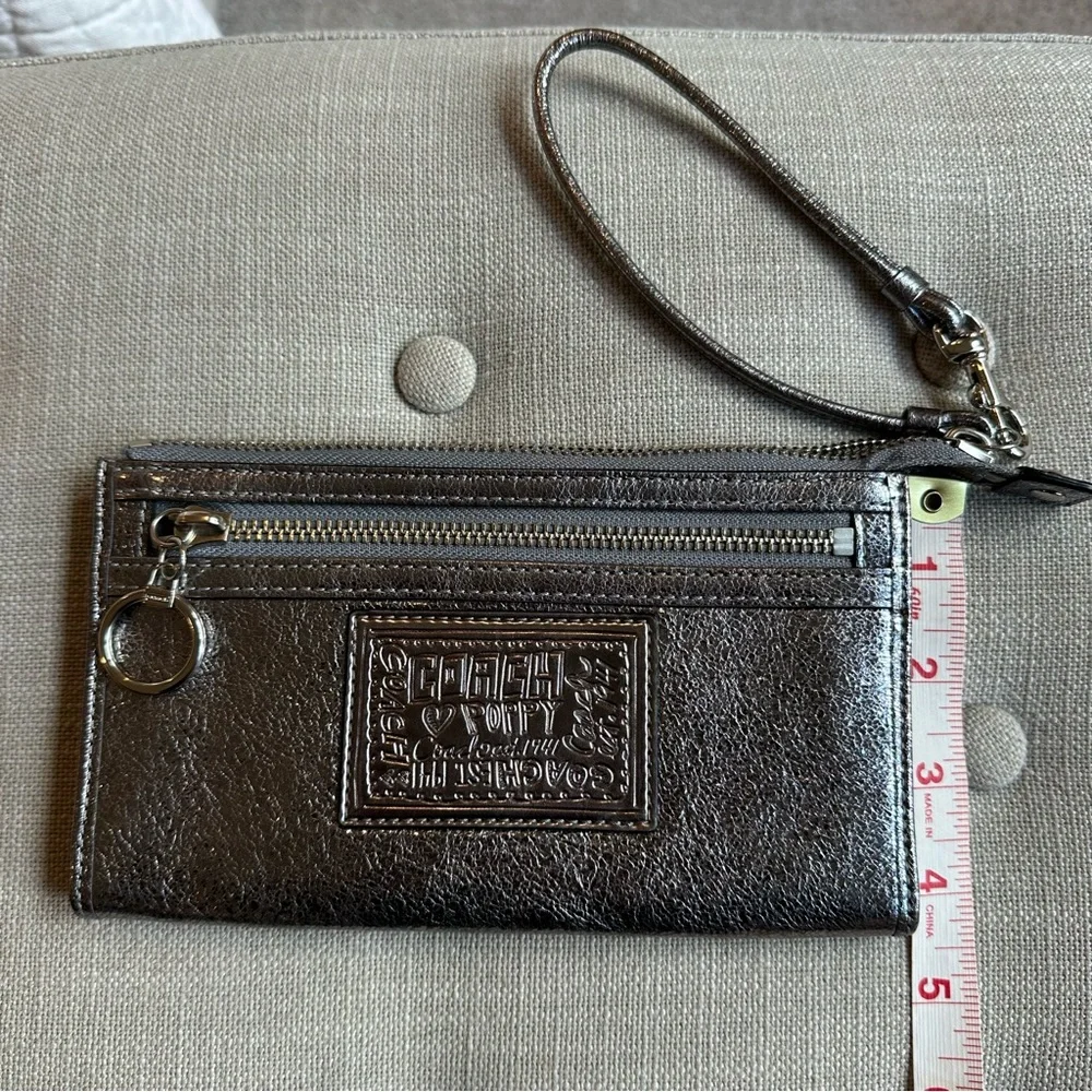 Coach Poppy Wristlet Wallet Shiny Metallic Gray Silver - Picture 7 of 9